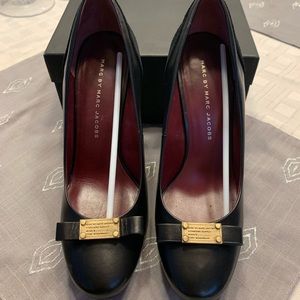 Marc Jacobs platform pump  EU 38.5  US 8.5. Black